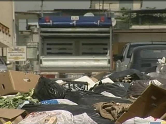 Naples Waste Dump a mis en attente après des manifestations