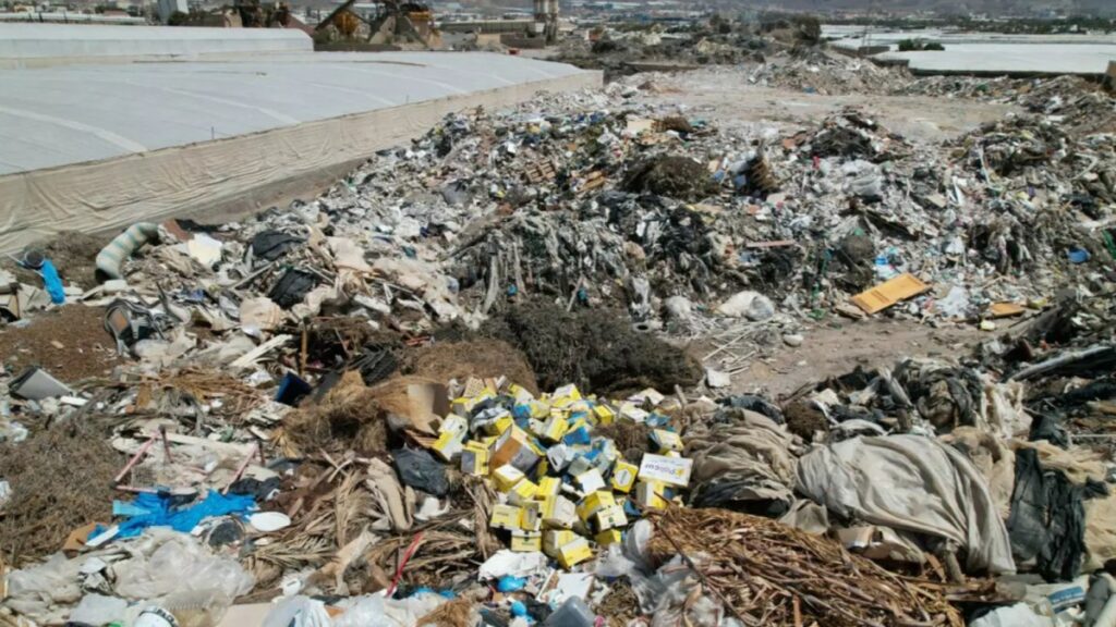 1757128773_Les-decharges-illegales-Asphixien-Almeria