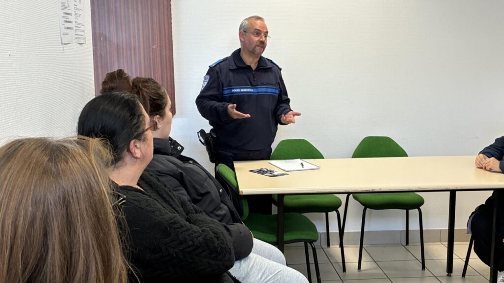, la police municipale à la rencontre des habitants du quartier Vaugirard à Châteauroux