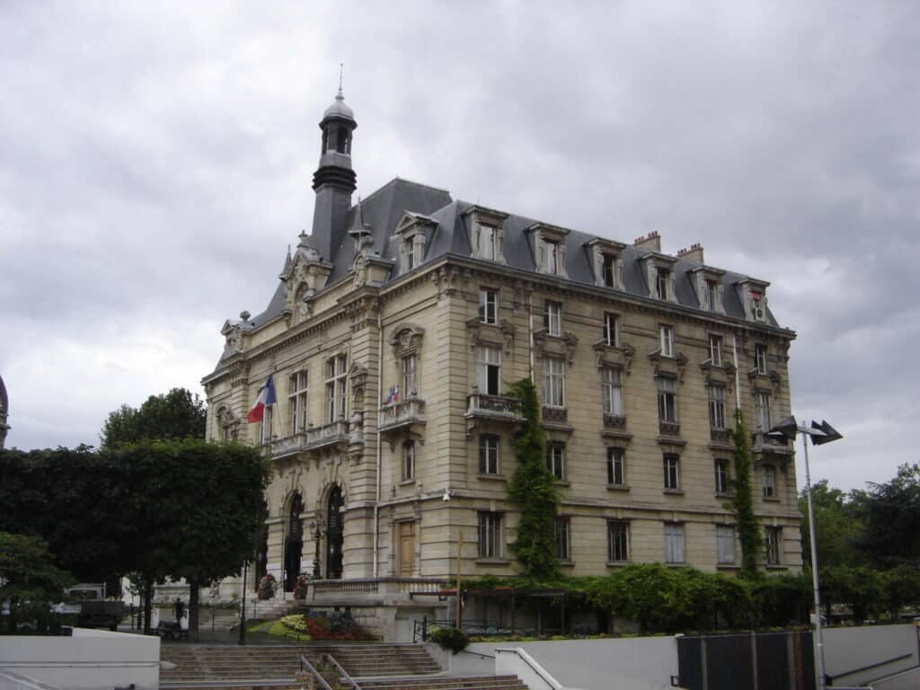 , Colombes; que se passe-t-il à la mairie de Colombes ?