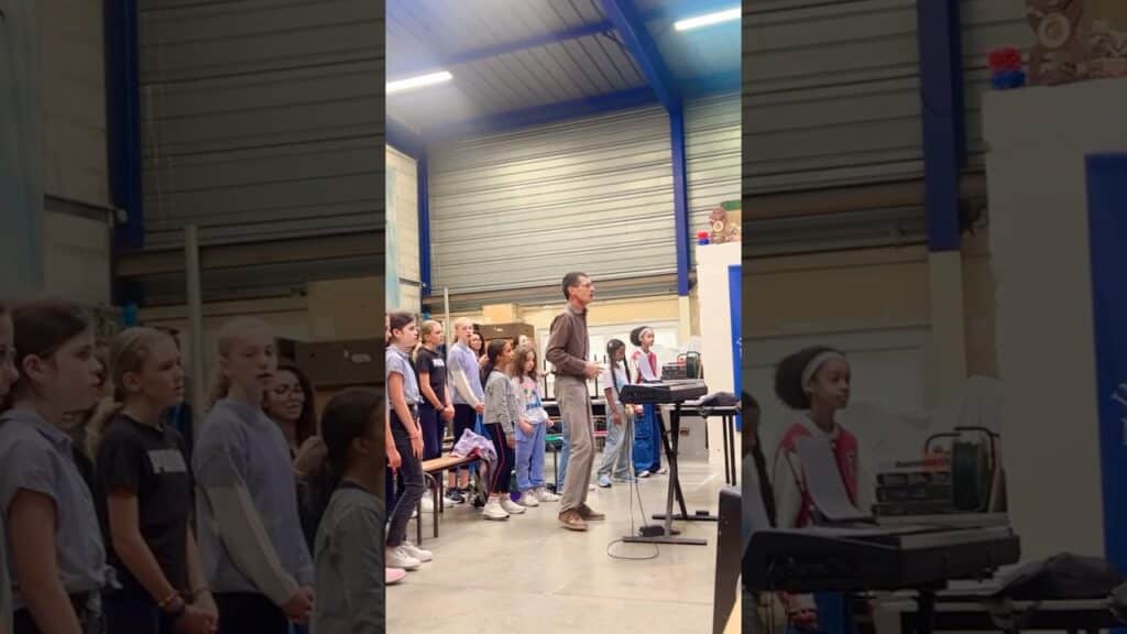 LES PETITS ECOLIERS CHANTANTS DE BONDY FÊTENT LEURS 60 ANS #music #foryou #noella #kids #sing