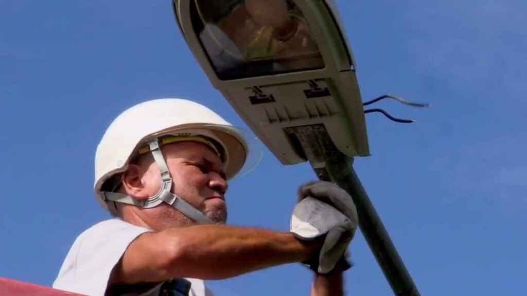 Optimizing public lighting: "relamping"