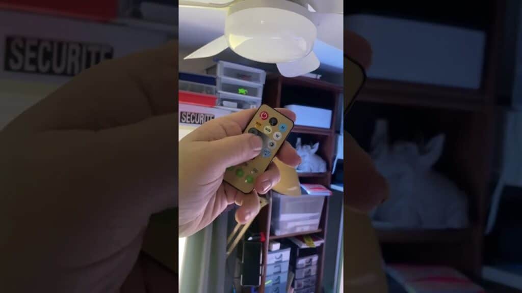 Alovez Ventilateur Plafond, 40W Lampe Ventilateur Plafond avec Douille E27, 6 Pales,