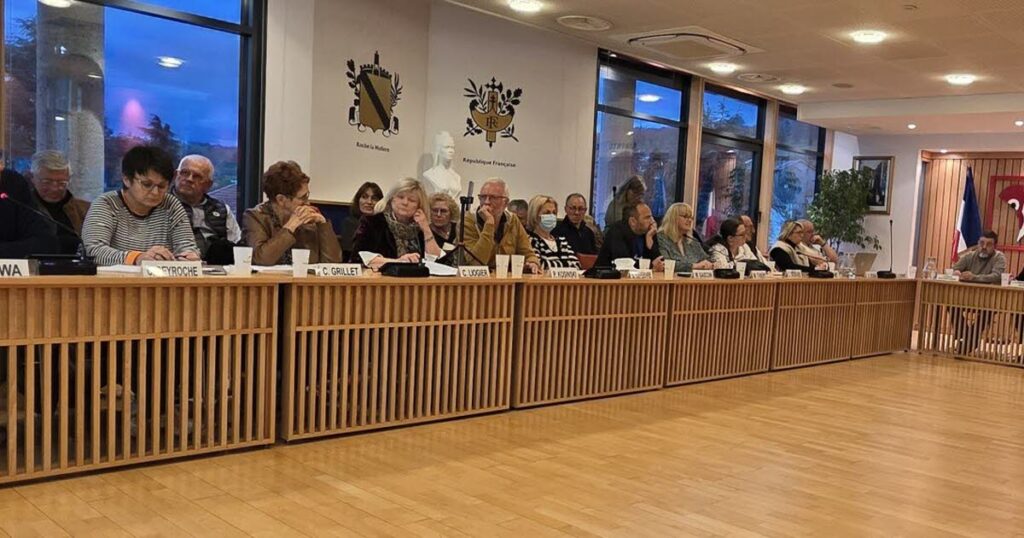 , Roche-la-Molière. Les débats s’emballent lors du vote concernant la police, le premier conseil municipal donne le ton
