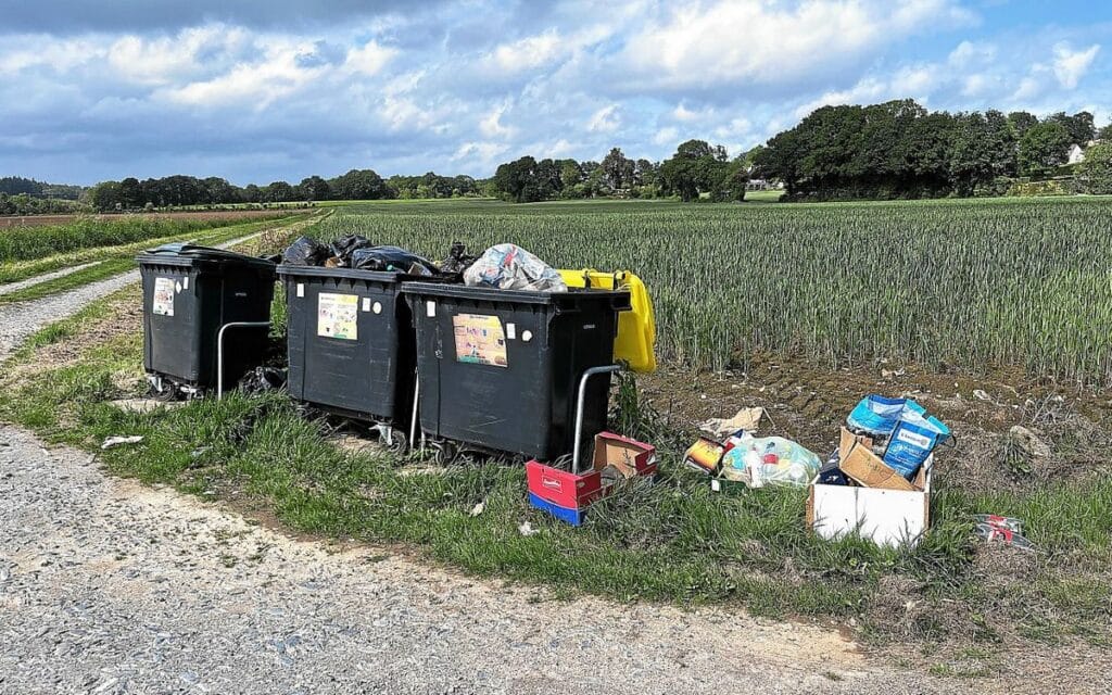 , « Disons stop au laxisme » : à Saint-Thuriau, les dépôts sauvages de déchets bientôt sanctionnés