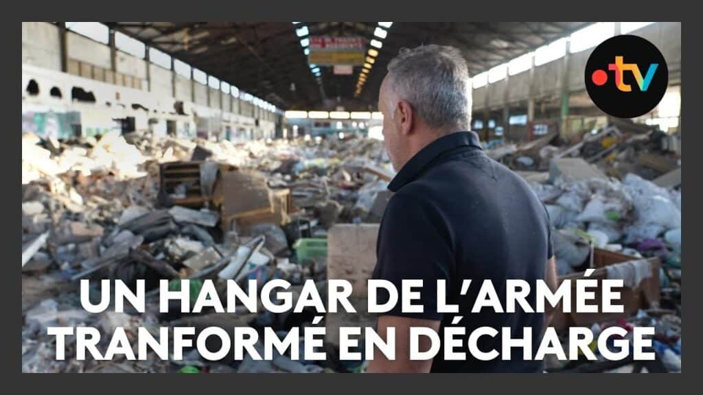 Un hangar de l'armée transformé en décharge sauvage à Marseille
