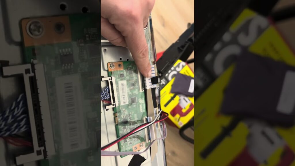 Réparer Télévision qui ne s’allume plus ou a des rayures (panne écran noir)