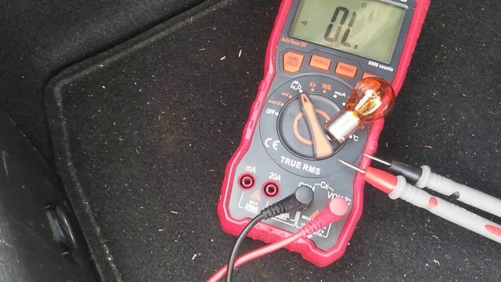 défaut de masse sur le feu arrière 207 ce ect...