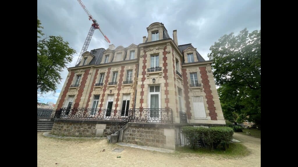 LA VILLA cachée de Nanterre LA VILLA ALLEZ Par NetDécision