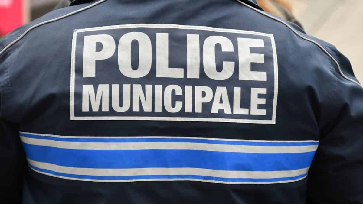 pinterest Rillieux-la-Pape : une policière municipale grièvement blessée lors d’un guet-apens nocturne