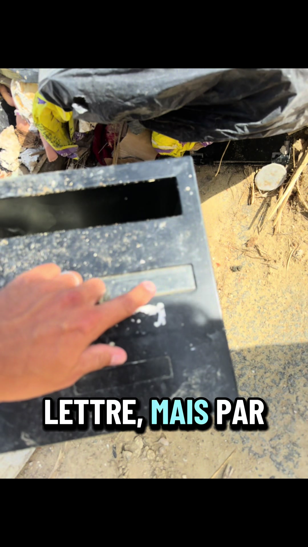 , Tiktok (dépôts sauvages): IL JETTE SES DÉCHETS EN PLEINE NATURE… ET LAISSE SON ADRESSE. Ce dépôt sauvag