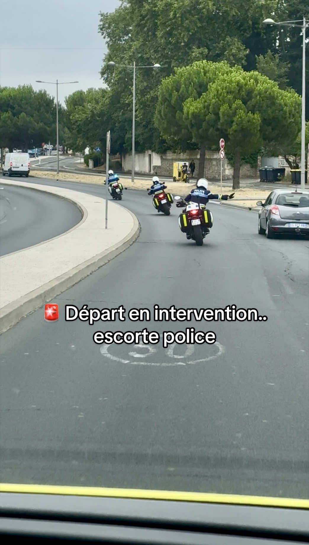 , Tiktok (police municipale): Urgence cardiaque. Chaque seconde compte. En partant avec le SMUR, nous croiso